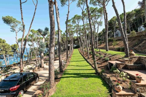 Купить дом в Тамариу, Испания с 8 комнат, № 1667 - фото 2