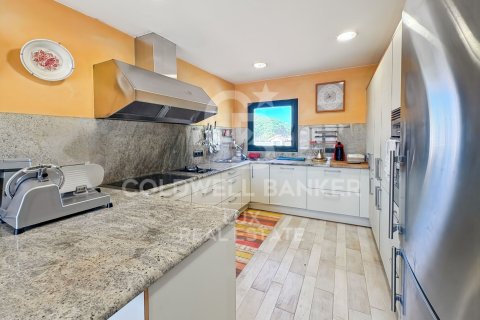 4 bedrooms villa for sale in Empuriabrava, Girona, Catalonia, Spain № 5682 - photo 6