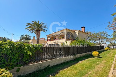4 bedrooms villa for sale in Empuriabrava, Girona, Catalonia, Spain № 5682 - photo 16