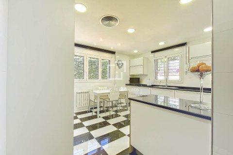 5 chambres villa à vendre à Vilanova i la Geltru, Barcelona, Catalonia, Spain № 4008 - photo 27