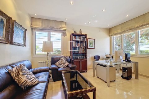 5 chambres villa à vendre à Vilanova i la Geltru, Barcelona, Catalonia, Spain № 4008 - photo 14