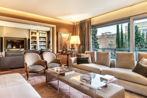 5 chambres apartment à vendre à Barcelona, Catalonia, Spain № 4007 - photo 4