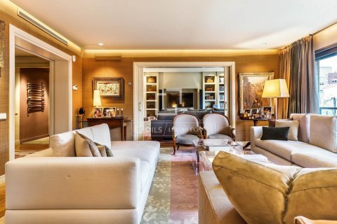 5 chambres apartment à vendre à Barcelona, Catalonia, Spain № 4007 - photo 8