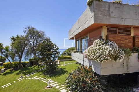 8 chambres villa à vendre à Arenys de Mar, Barcelona, Catalonia, Spain № 4009 - photo 21