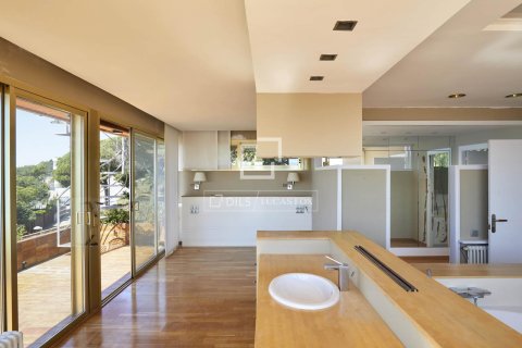 8 chambres villa à vendre à Arenys de Mar, Barcelona, Catalonia, Spain № 4009 - photo 11