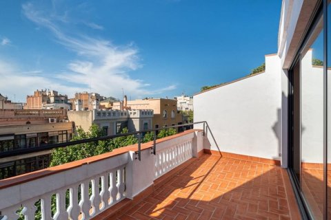 Купить квартиру в Барселона, Испания с 4 комнаты, 164.0м², № 3423 - фото 3