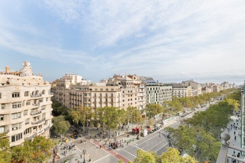 Купить квартиру в Барселона, Испания с 4 комнаты, № 1521 - фото 17