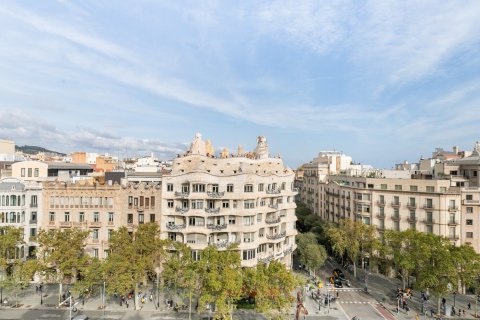 Купить квартиру в Барселона, Испания с 4 комнаты, № 1521 - фото 18