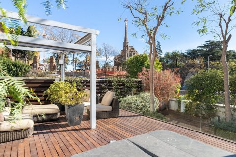 Купить квартиру в Барселона, Испания с 6 комнат, № 1516 - фото 25