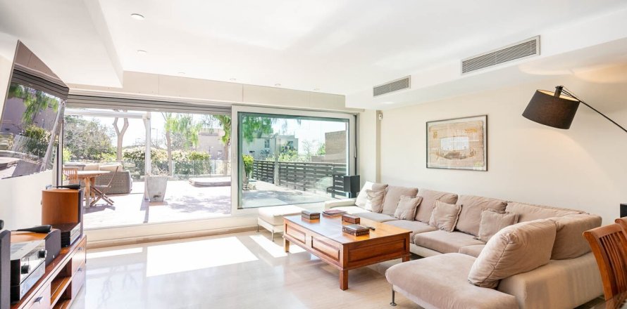 Квартира с 5 спальнями в Барселоне, Каталония, Испания № 1516