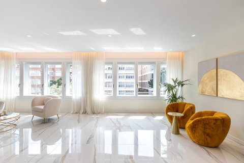 Квартира с 4 спальнями в Барселоне, Каталония, Испания № 1515