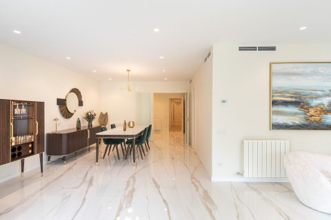 Купить квартиру в Барселона, Испания с 5 комнат, № 1515 - фото 7