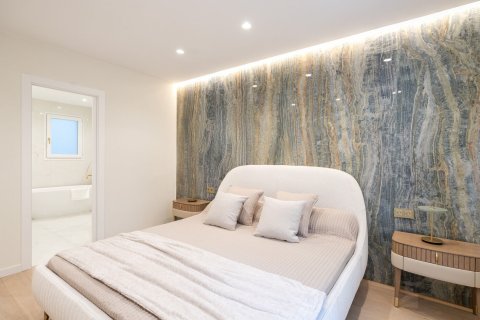 Купить квартиру в Барселона, Испания с 5 комнат, № 1515 - фото 17