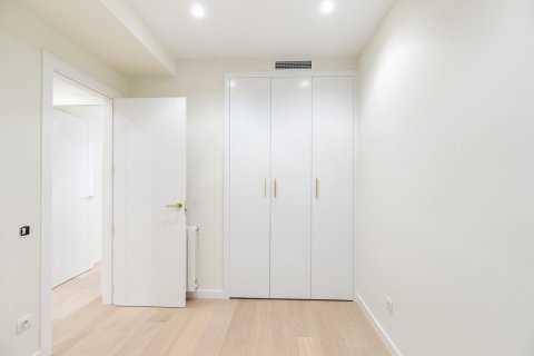 Купить квартиру в Барселона, Испания с 5 комнат, № 1515 - фото 29