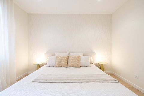 Купить квартиру в Барселона, Испания с 5 комнат, № 1515 - фото 11