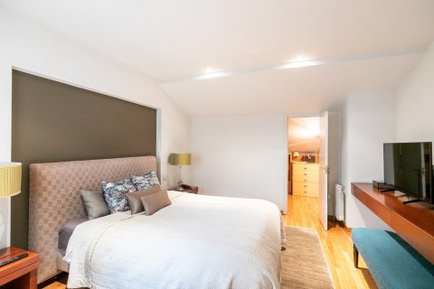 Купить квартиру в Барселона, Испания с 5 комнат, № 1520 - фото 13