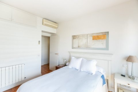 Купить квартиру в Барселона, Испания с 5 комнат, № 1520 - фото 17