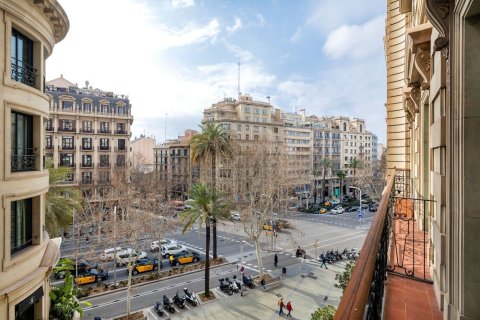 Купить квартиру в Барселона, Испания с 4 комнаты, № 1519 - фото 27
