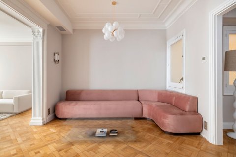 Купить квартиру в Барселона, Испания с 4 комнаты, № 1519 - фото 8