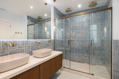 Купить квартиру в Барселона, Испания с 4 комнаты, № 1519 - фото 24