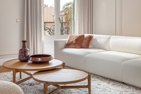 Купить квартиру в Барселона, Испания с 4 комнаты, № 1519 - фото 3