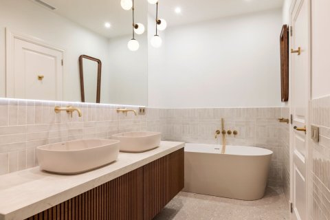 Купить квартиру в Барселона, Испания с 4 комнаты, № 1519 - фото 15