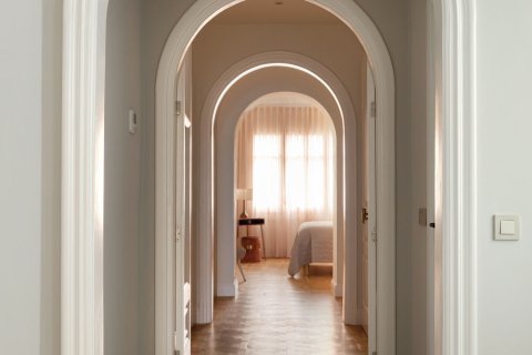 Купить квартиру в Барселона, Испания с 4 комнаты, № 1519 - фото 12