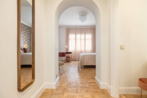 Купить квартиру в Барселона, Испания с 4 комнаты, № 1519 - фото 11