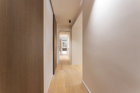 Купить квартиру в Барселона, Испания с 6 комнат, № 1518 - фото 16