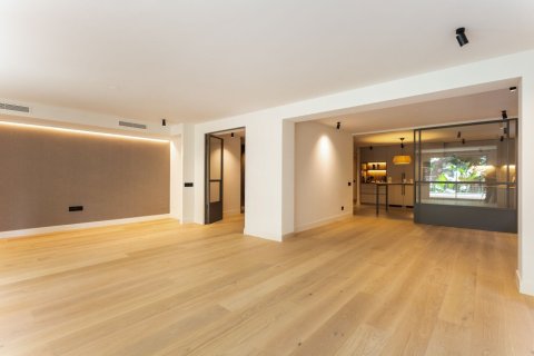 Купить квартиру в Барселона, Испания с 6 комнат, № 1518 - фото 7