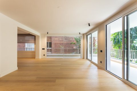 Квартира с 5 спальнями в Барселоне, Каталония, Испания № 1518