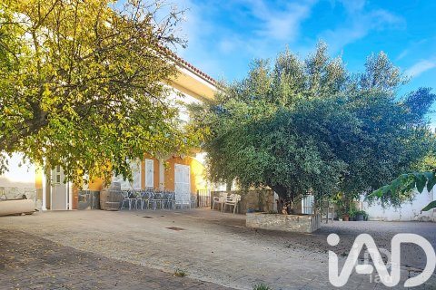 7 bedrooms house for sale in Vilanova i la Geltru, Barcelona, Catalonia, Spain № 4751 - photo 8