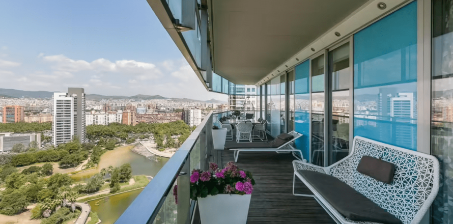 3 bedrooms apartment for sale in Barcelona, Catalonia, Spain № 1143