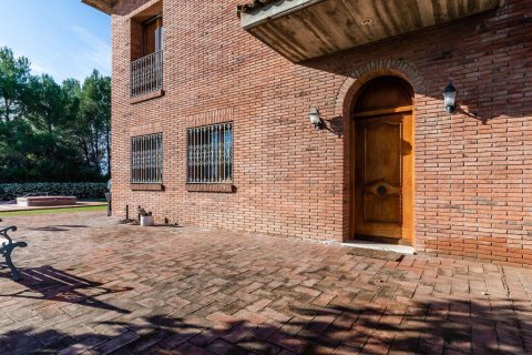 Купить виллу в Серданьола-дель-Вальес, Испания с 7 спален, 806м², № 1137 - фото 7