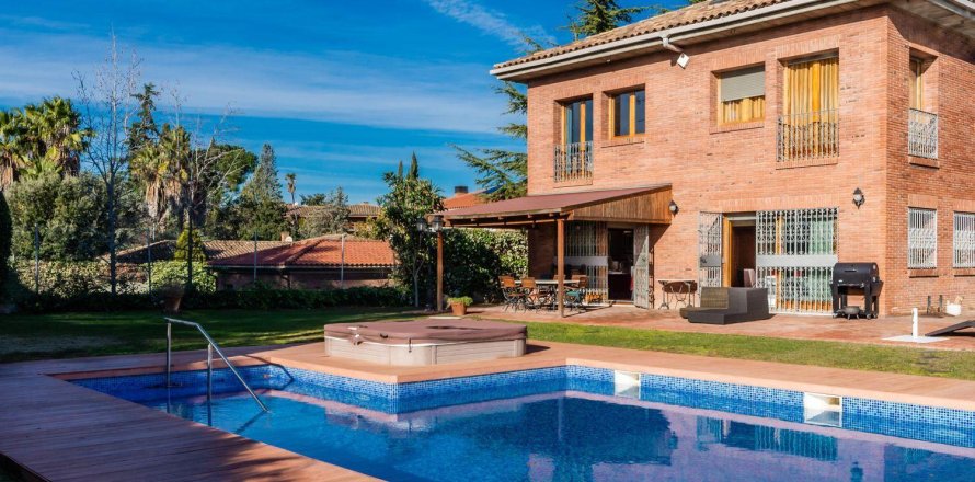 Вилла с 7 спальнями в Серданьола-дель-Вальесе, Барселона, Каталония, Испания № 1137