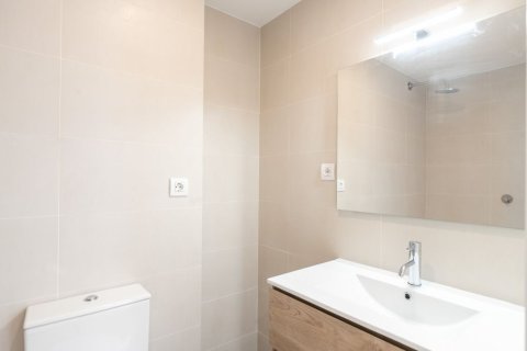 Apartamento de 3 dormitorios en venta en Barcelona, Cataluña, Spain № 1141 - foto 13