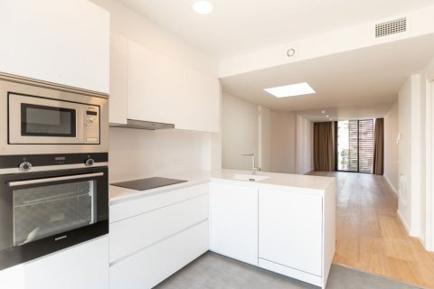 Apartamento de 3 dormitorios en venta en Barcelona, Cataluña, Spain № 1141 - foto 11