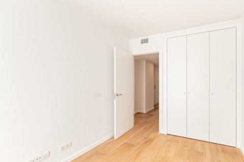Apartamento de 3 dormitorios en venta en Barcelona, Cataluña, Spain № 1141 - foto 6