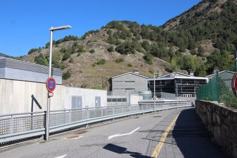 3 bedrooms apartment for sale in Principado De Andorra (Ninguna Poblacion Tiene C.P.), Lleida, Catalonia, Spain № 5447 - photo 11