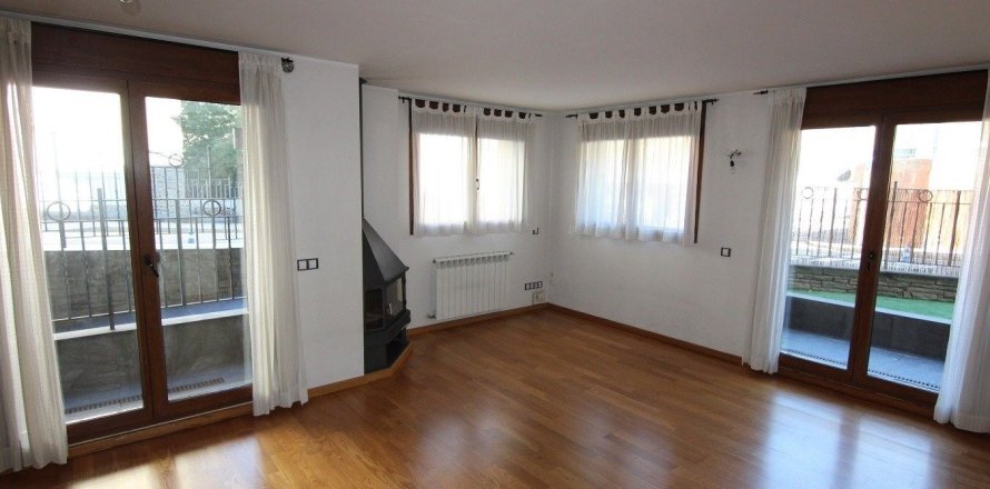 3 bedrooms apartment for sale in Principado De Andorra (Ninguna Poblacion Tiene C.P.), Lleida, Catalonia, Spain № 5447