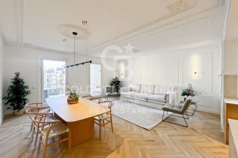 3 bedrooms apartment for sale in Barcelona, Catalonia, Spain № 5442