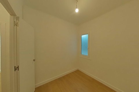 Apartamento de 4 dormitorios en venta en Barcelona, Cataluña, Spain № 6995 - foto 16