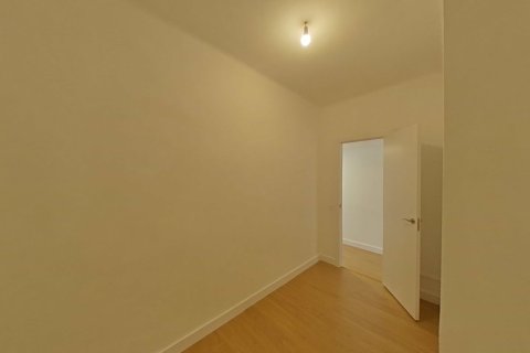 Apartamento de 4 dormitorios en venta en Barcelona, Cataluña, Spain № 6995 - foto 10