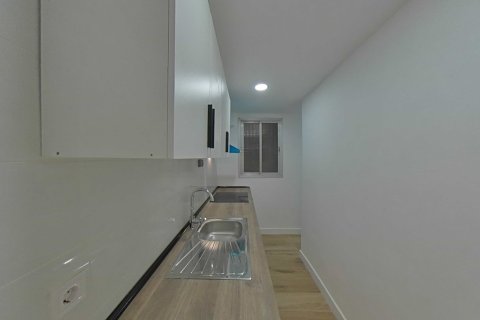 Apartamento de 4 dormitorios en venta en Barcelona, Cataluña, Spain № 6995 - foto 4