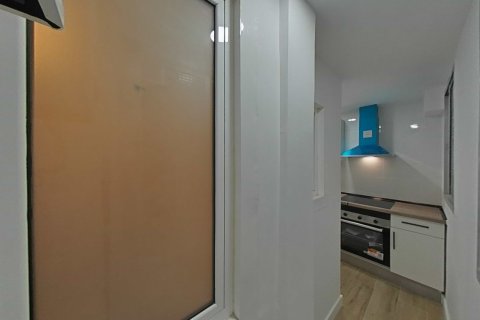 Apartamento de 4 dormitorios en venta en Barcelona, Cataluña, Spain № 6995 - foto 5