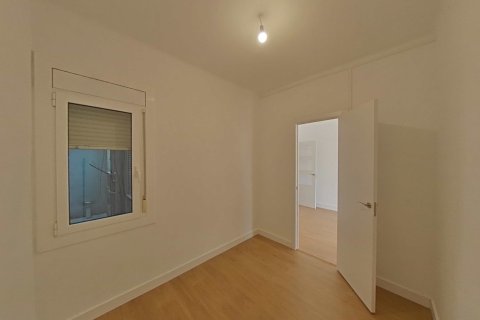 Apartamento de 4 dormitorios en venta en Barcelona, Cataluña, Spain № 6995 - foto 9