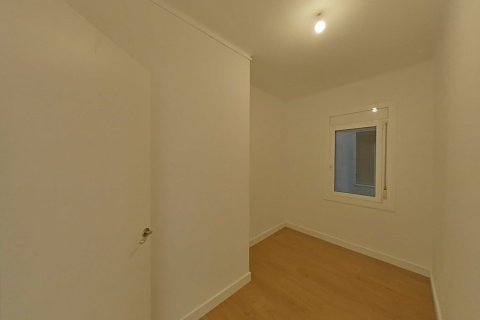 Apartamento de 4 dormitorios en venta en Barcelona, Cataluña, Spain № 6995 - foto 11