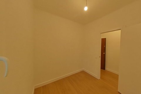 Apartamento de 4 dormitorios en venta en Barcelona, Cataluña, Spain № 6995 - foto 15