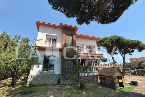 Дом с 5 спальнями в Премии де Дальте, Барселона, Каталония, Испания № 2082