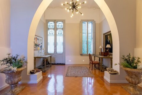 Купить дом в Аргентона, Испания с 6 комнат, № 1336 - фото 2